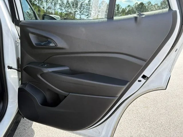 Used 2024 Summit White Chevrolet 1RS image 16