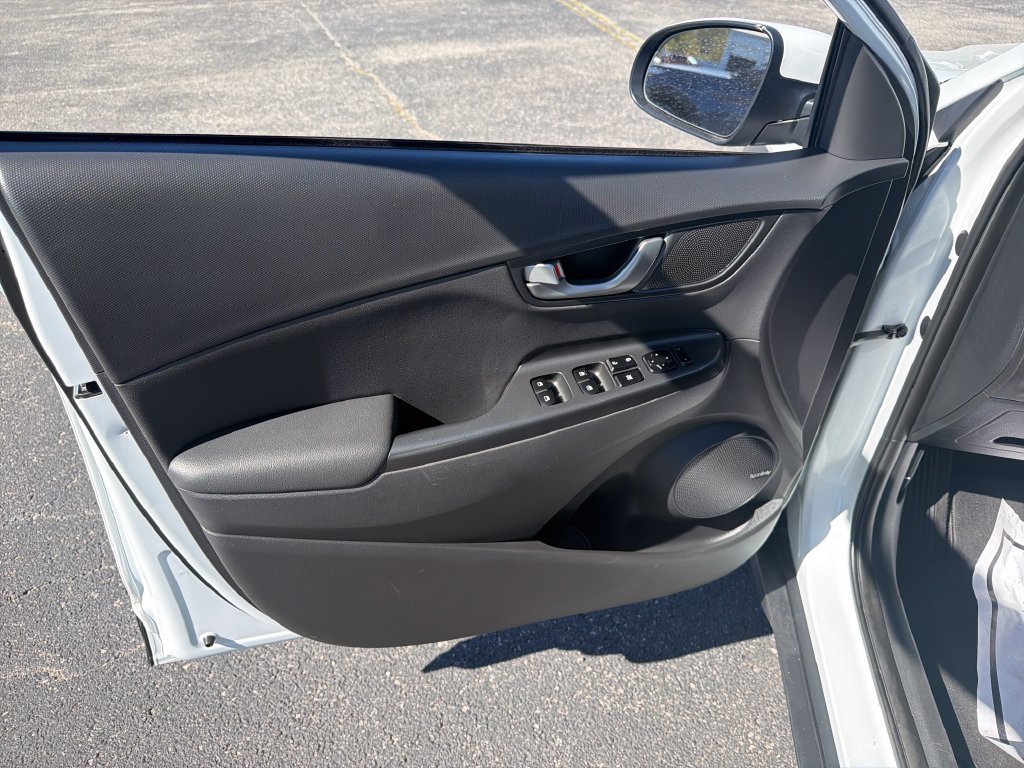 Used 2020 White Hyundai Ultimate image 12