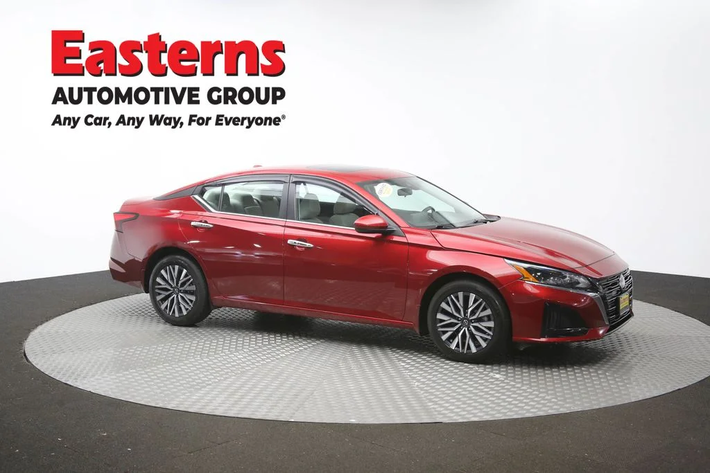 Used 2023 Red Nissan 2.5 SV image 46