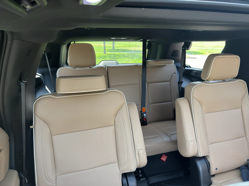 Used 2023 Iridescent Pearl Tricoat Chevrolet Premier image 13