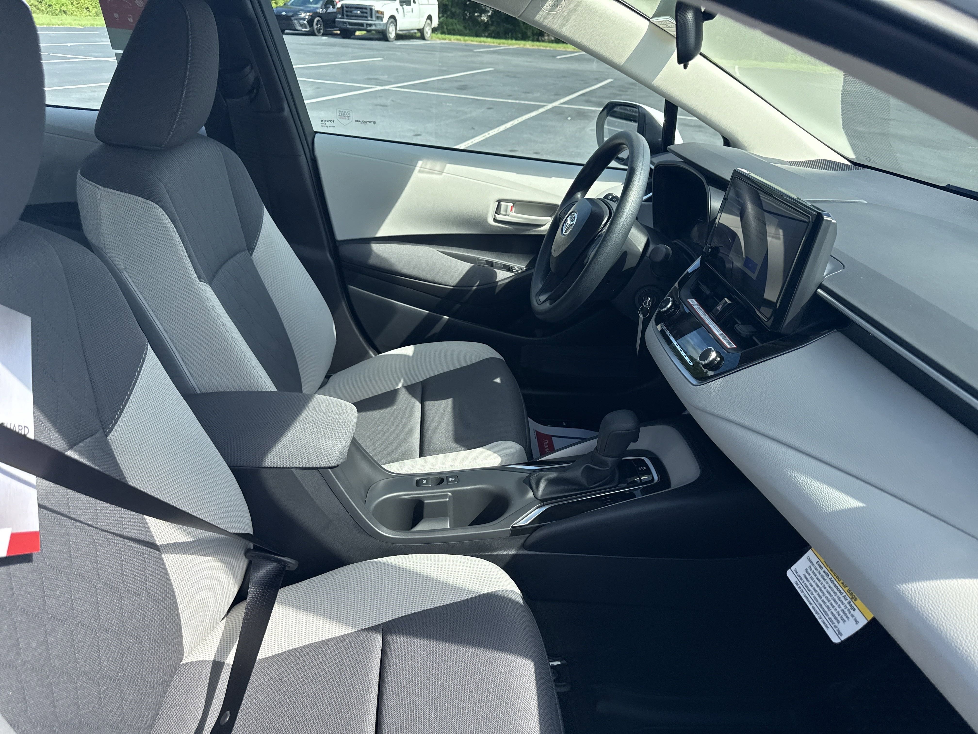 Used 2025  Toyota  image 33