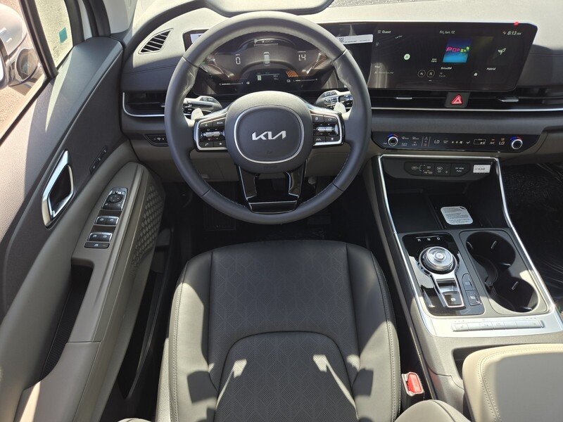 New 2026 Snow White Pearl Kia EX image 10