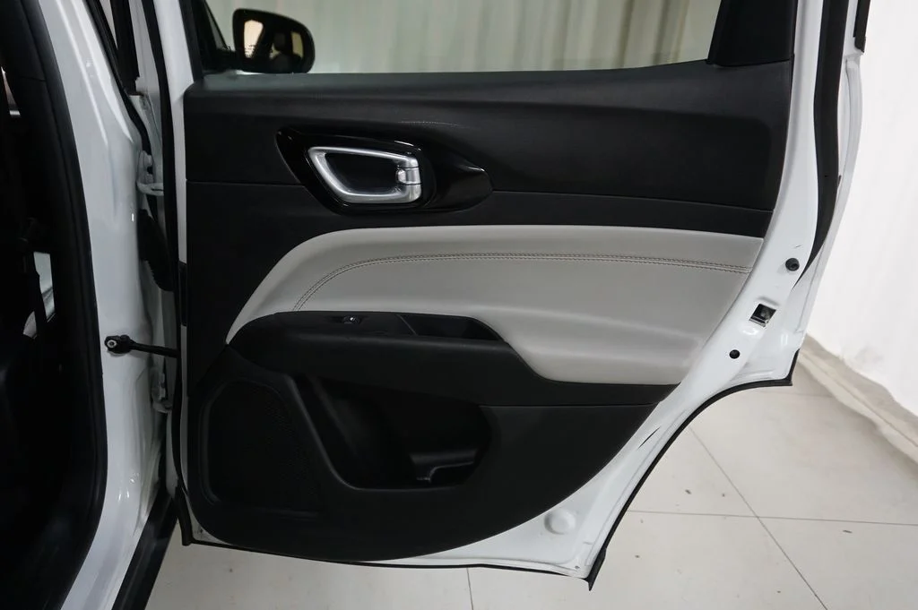 Used 2024 Bright White Clearcoat Jeep Limited image 32