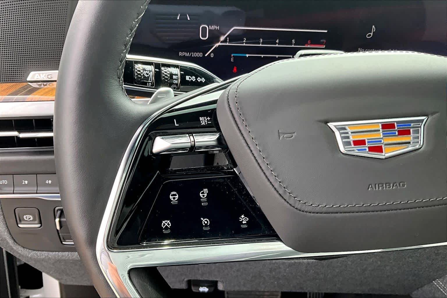 Used 2025 Crystal White Tricoat Cadillac 4WD Sport Platinum image 19