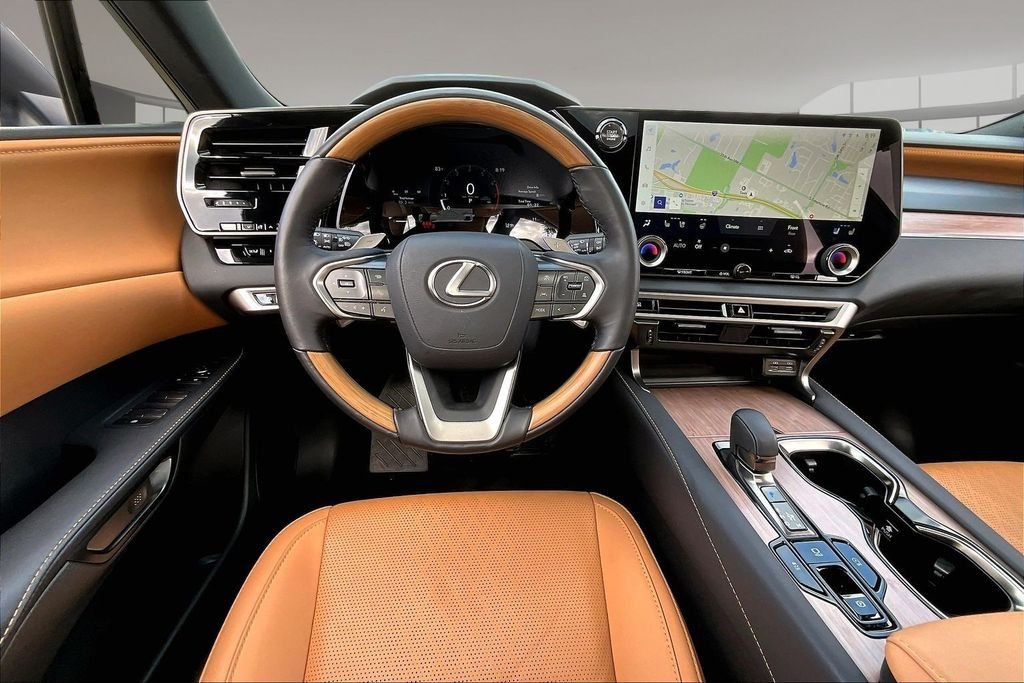 Used 2025 Silver Lexus 350 Premium Plus image 5