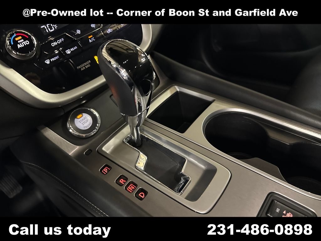 Used 2020 Blue Nissan SL image 25