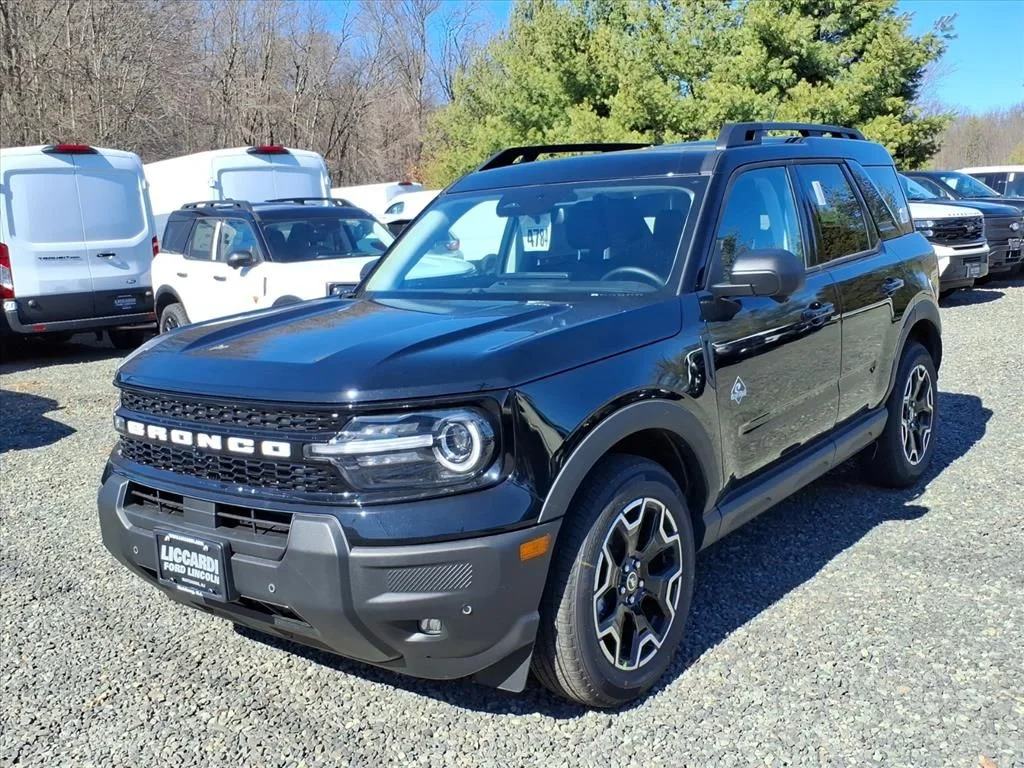 New 2025 Shadow Black Ford Outer Banks® image 3