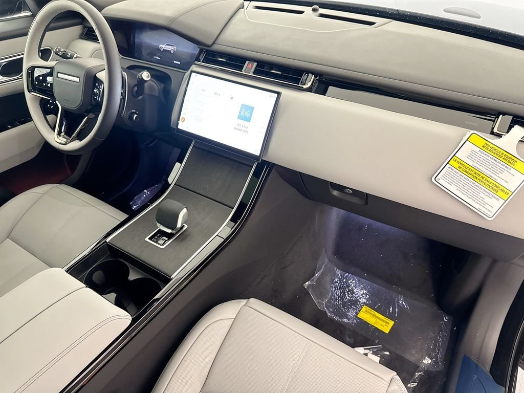 New 2026 Santorini Black Land Rover Belgravia Edition image 30