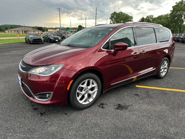 2018 Chrysler Pacifica Touring L Plus's photo