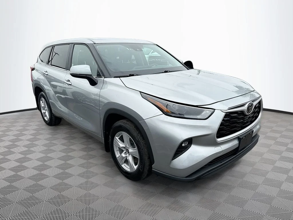 Used 2024 Silver Toyota LE image 4