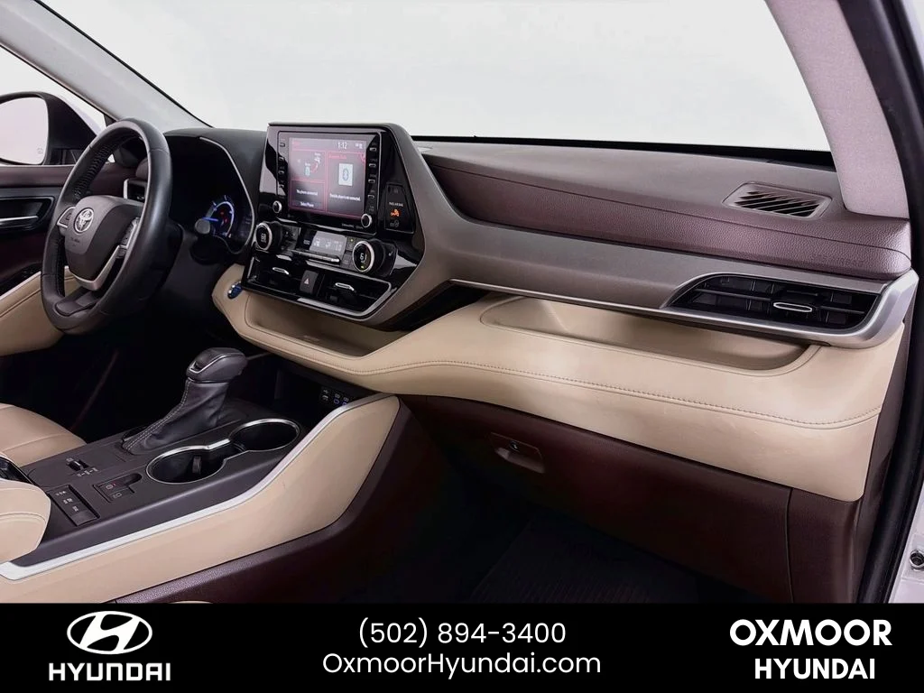 Used 2022 Wind Chill Pearl Toyota Hybrid XLE image 31
