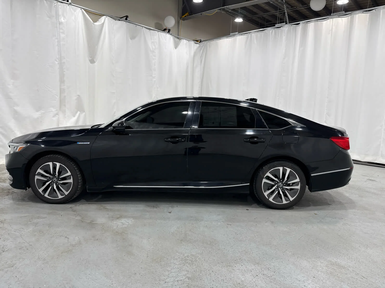 Used 2018 Black Honda EX-L image 2