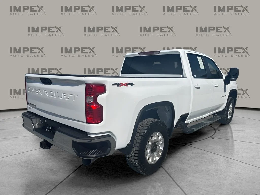 Used 2024 White Chevrolet LT image 7