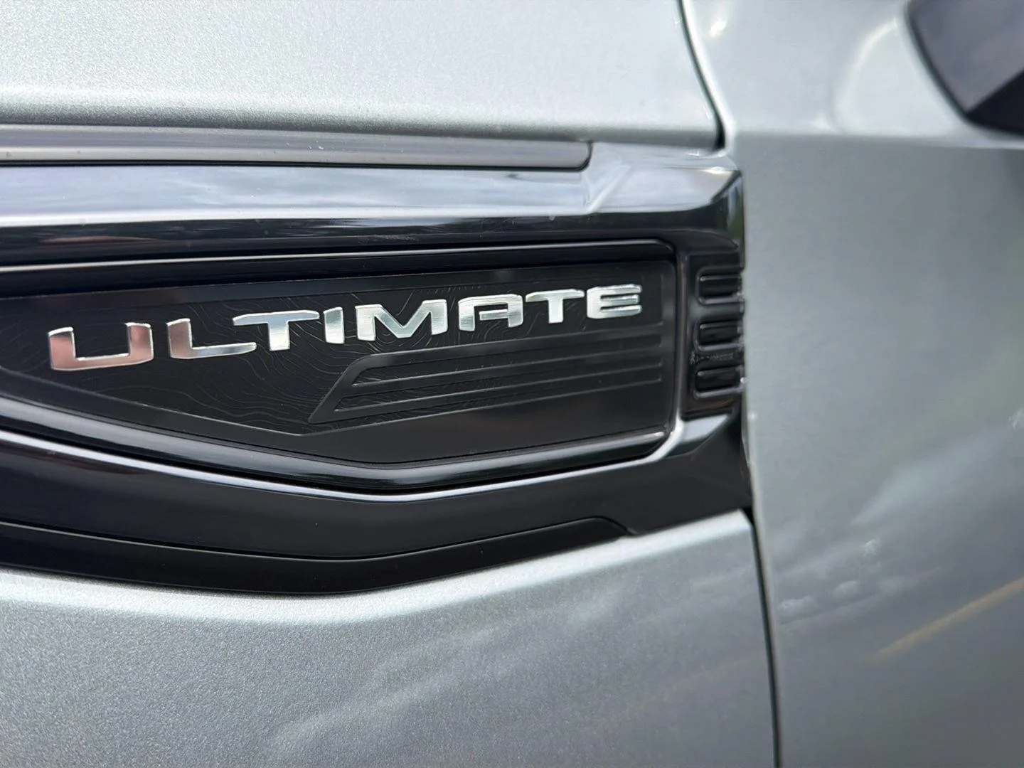 Used 2025 Sterling Metallic GMC Denali Ultimate image 5