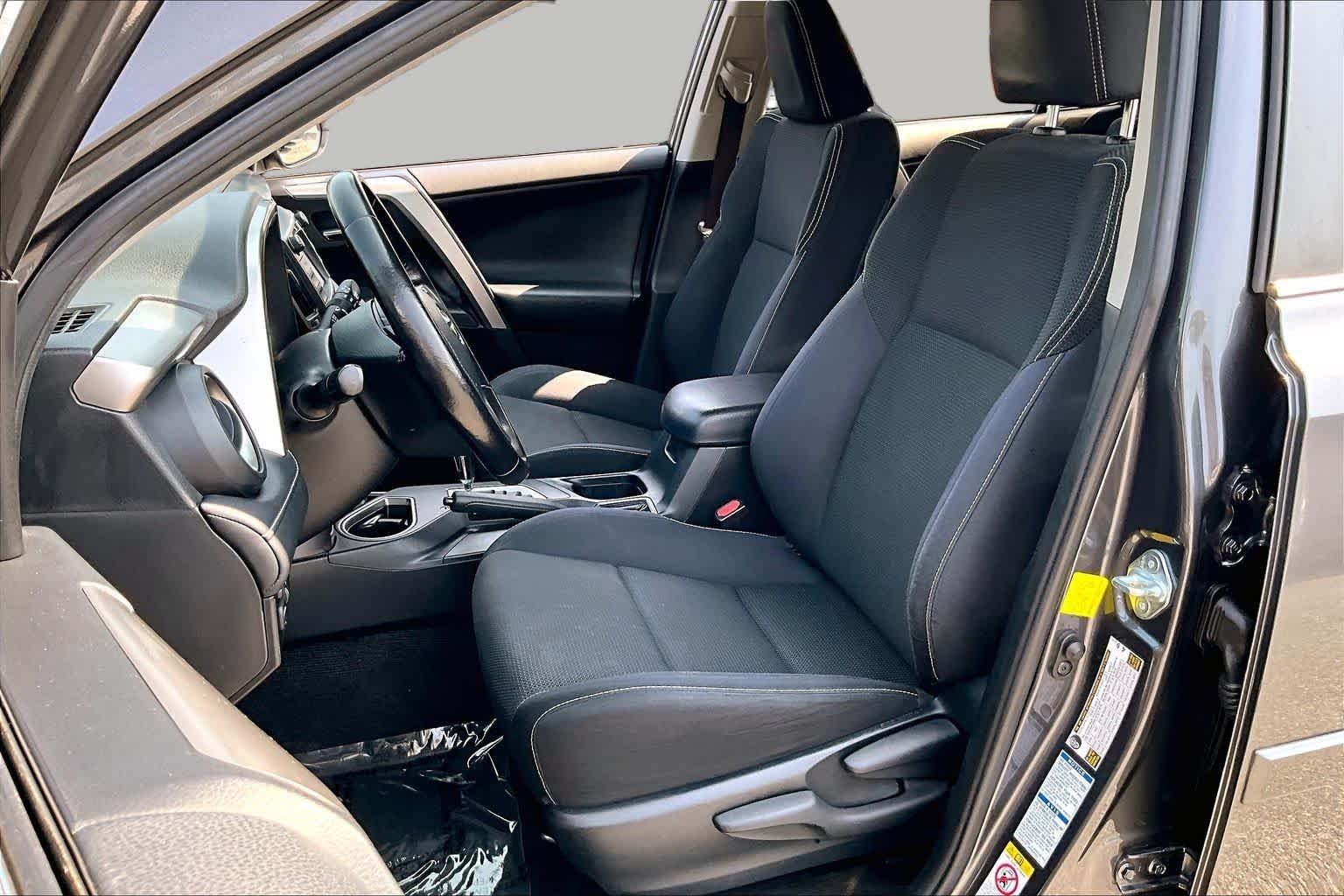 Used 2016 Magnetic Gray Metallic Toyota XLE image 8