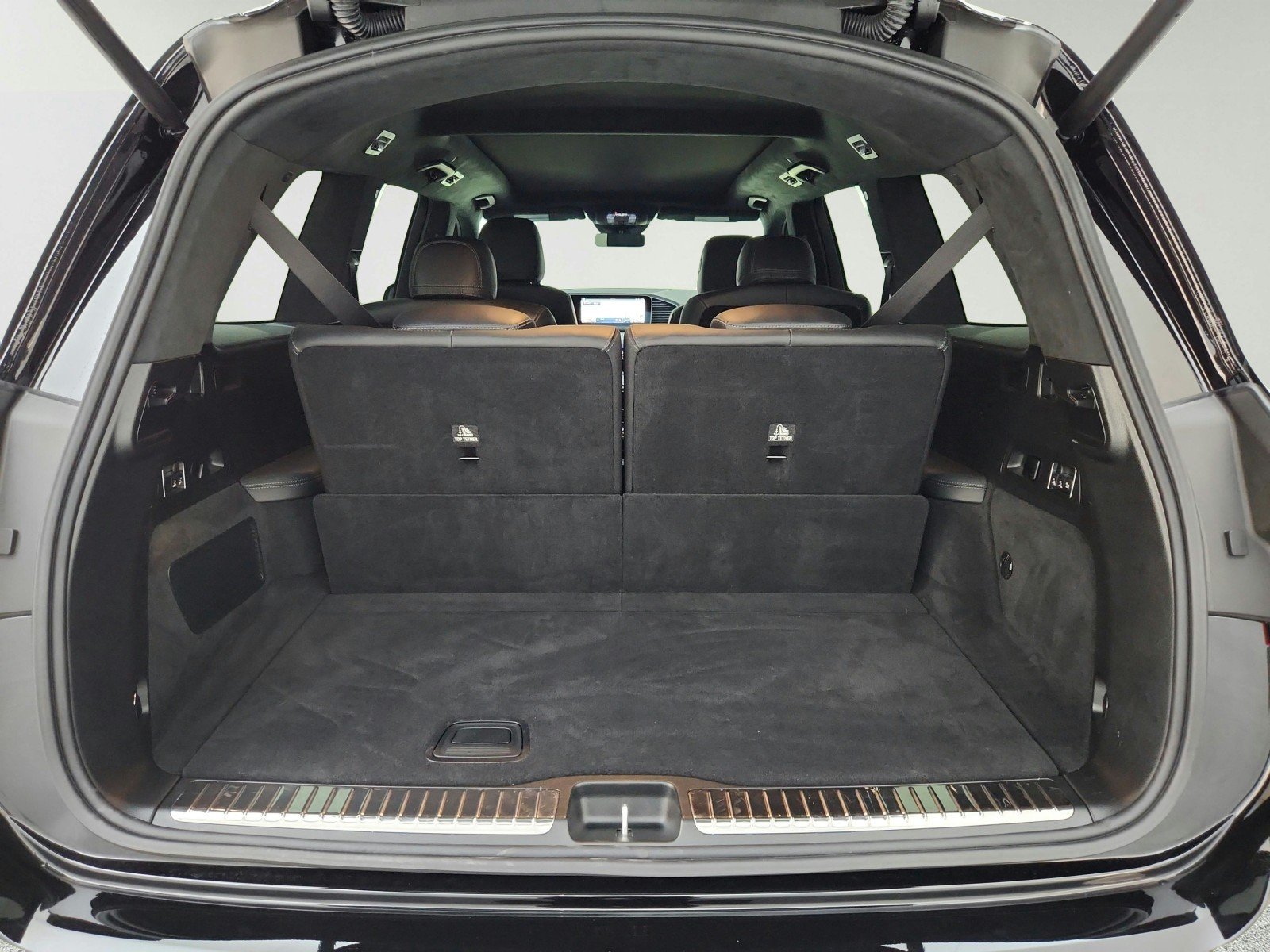 Certified Used 2025 Obsidian Black Metallic Mercedes-Benz AMG® GLS 63 image 36