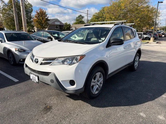 Used 2015 White Toyota LE image 3