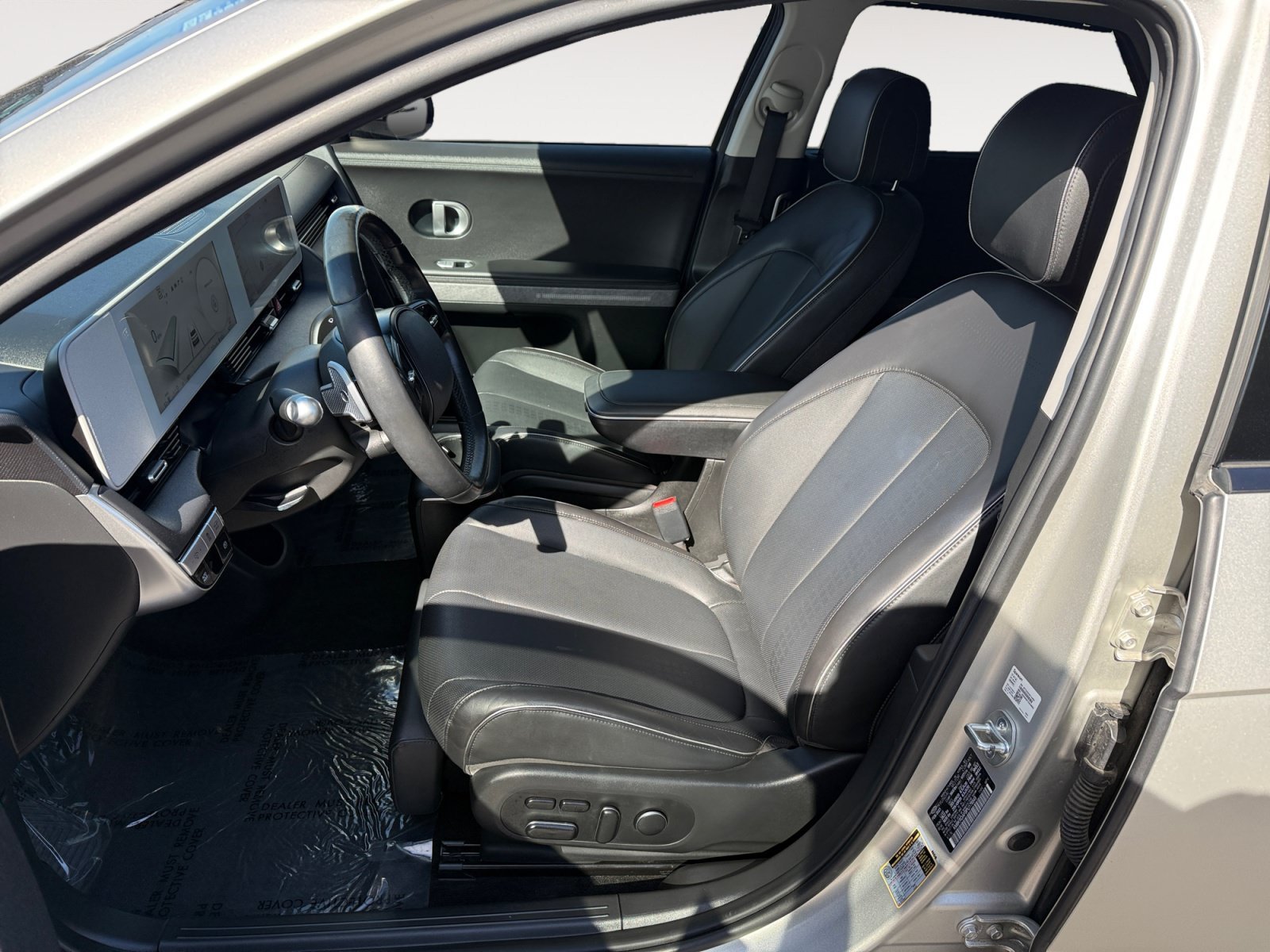 Used 2023 Gold Hyundai Limited image 10