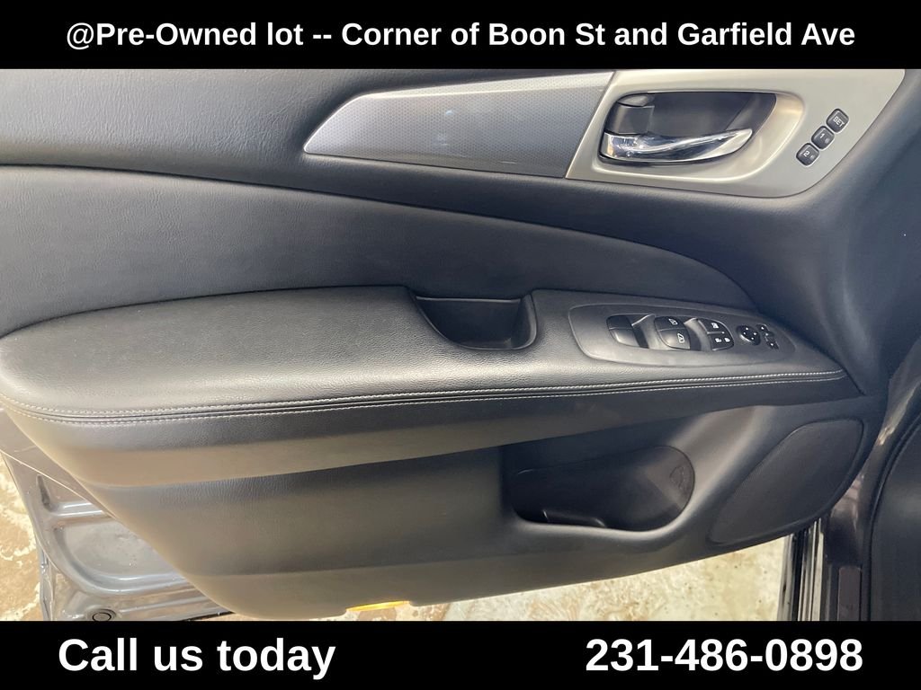 Used 2020 Gray Nissan SL image 15