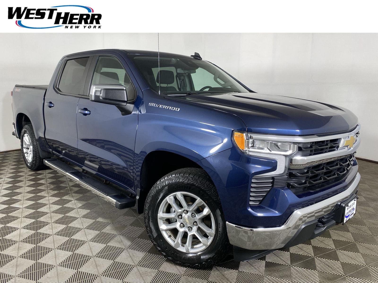 Used 2022 Northsky Blue Metallic Chevrolet LT image 1
