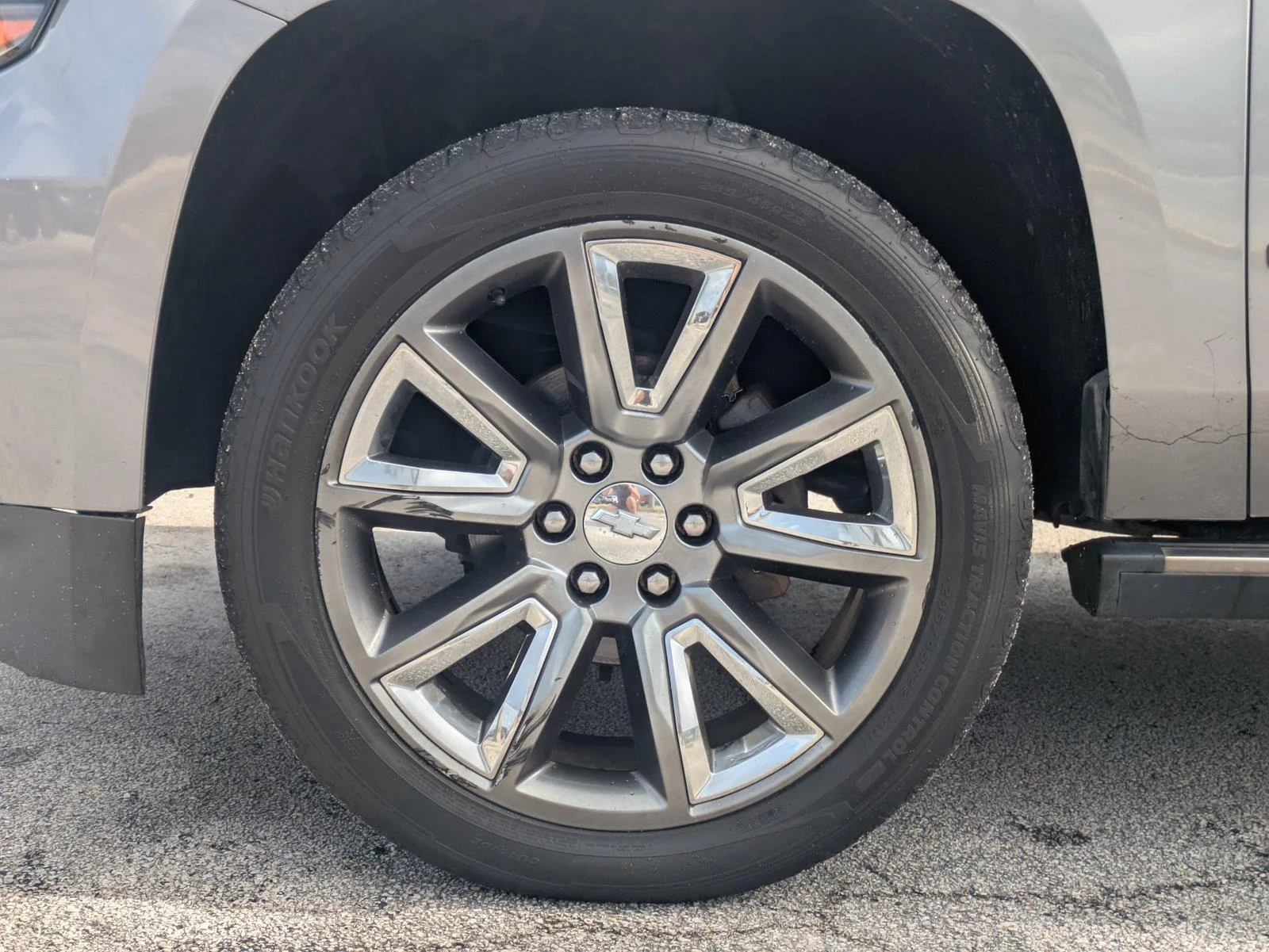 Used 2018 Satin Steel Metallic Chevrolet Premier image 9