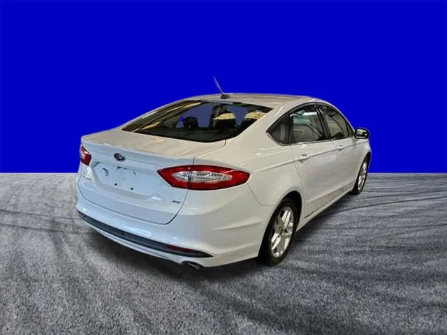Used 2016 Oxford White Ford SE image 4