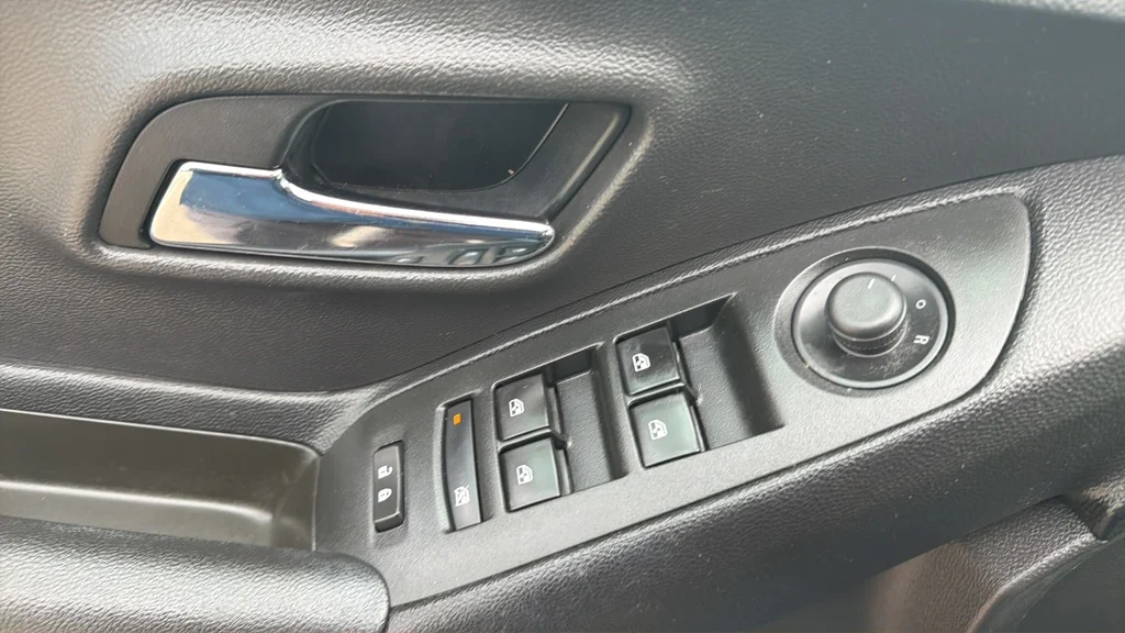 Used 2020 Pacific Blue Metallic Chevrolet LT image 19