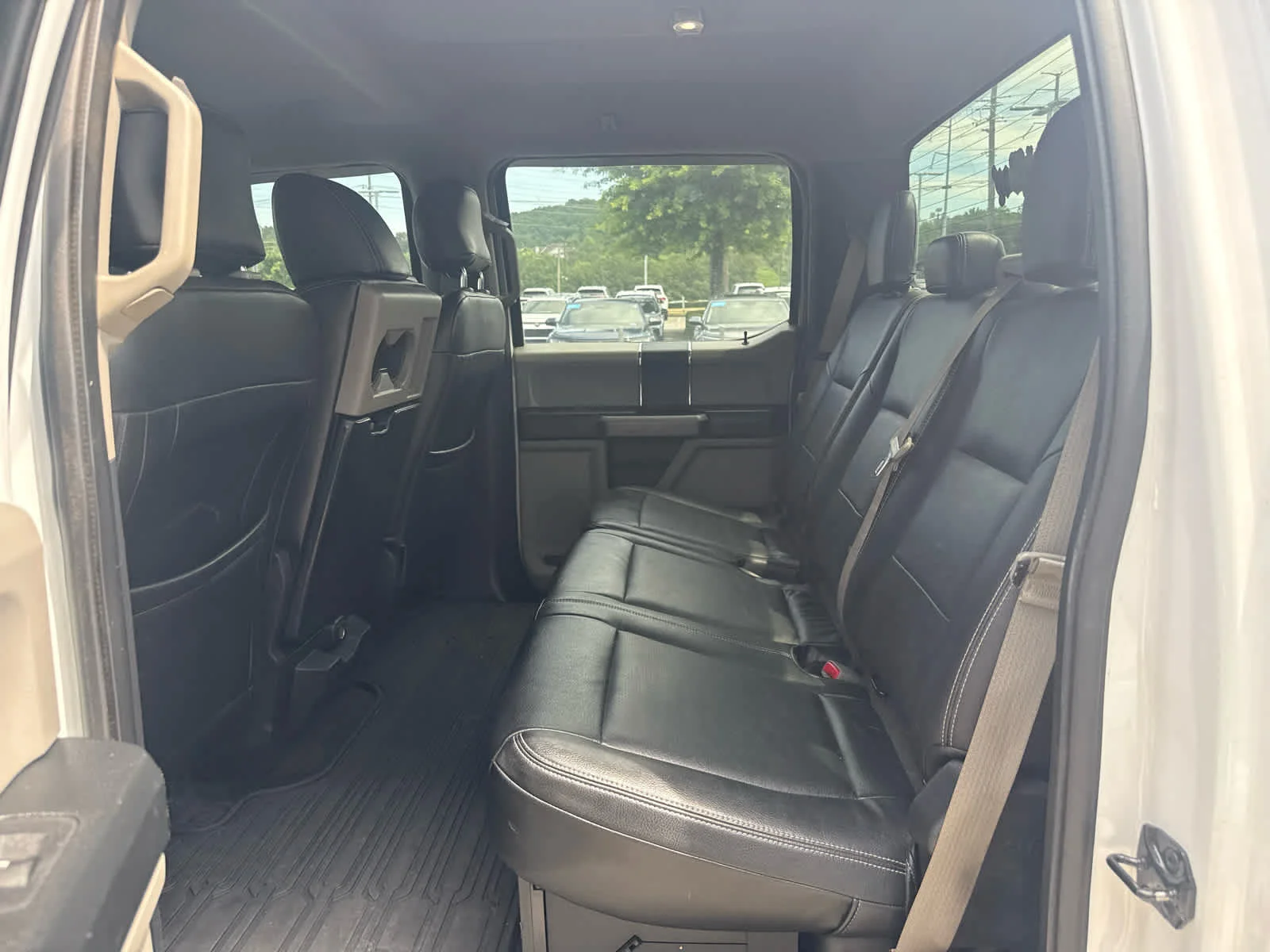 Used 2017 Oxford White Ford XLT image 20