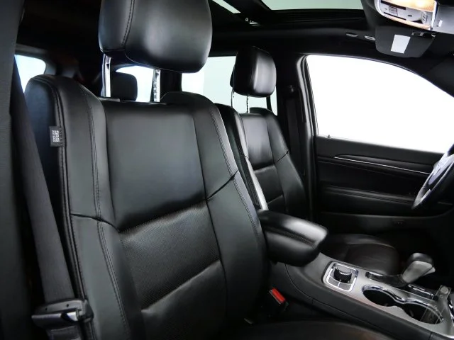 Used 2018 White Jeep Limited image 11