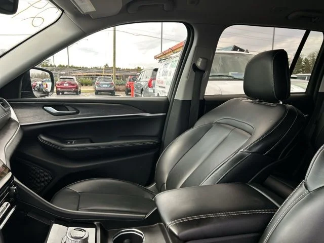 Used 2024 Gray Jeep Limited image 34
