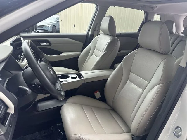 Used 2023 White Nissan SL image 15