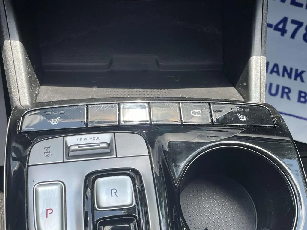 Used 2022 Silver Hyundai SEL Convenience image 31