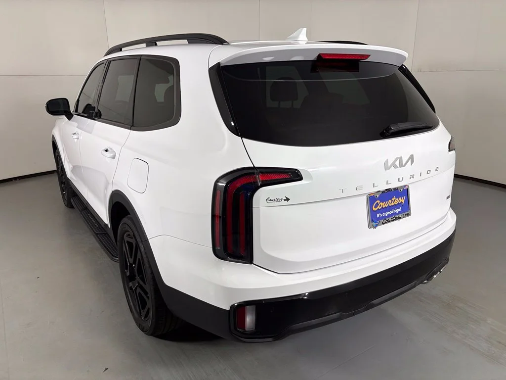 Used 2024 White Kia EX X-Line image 6