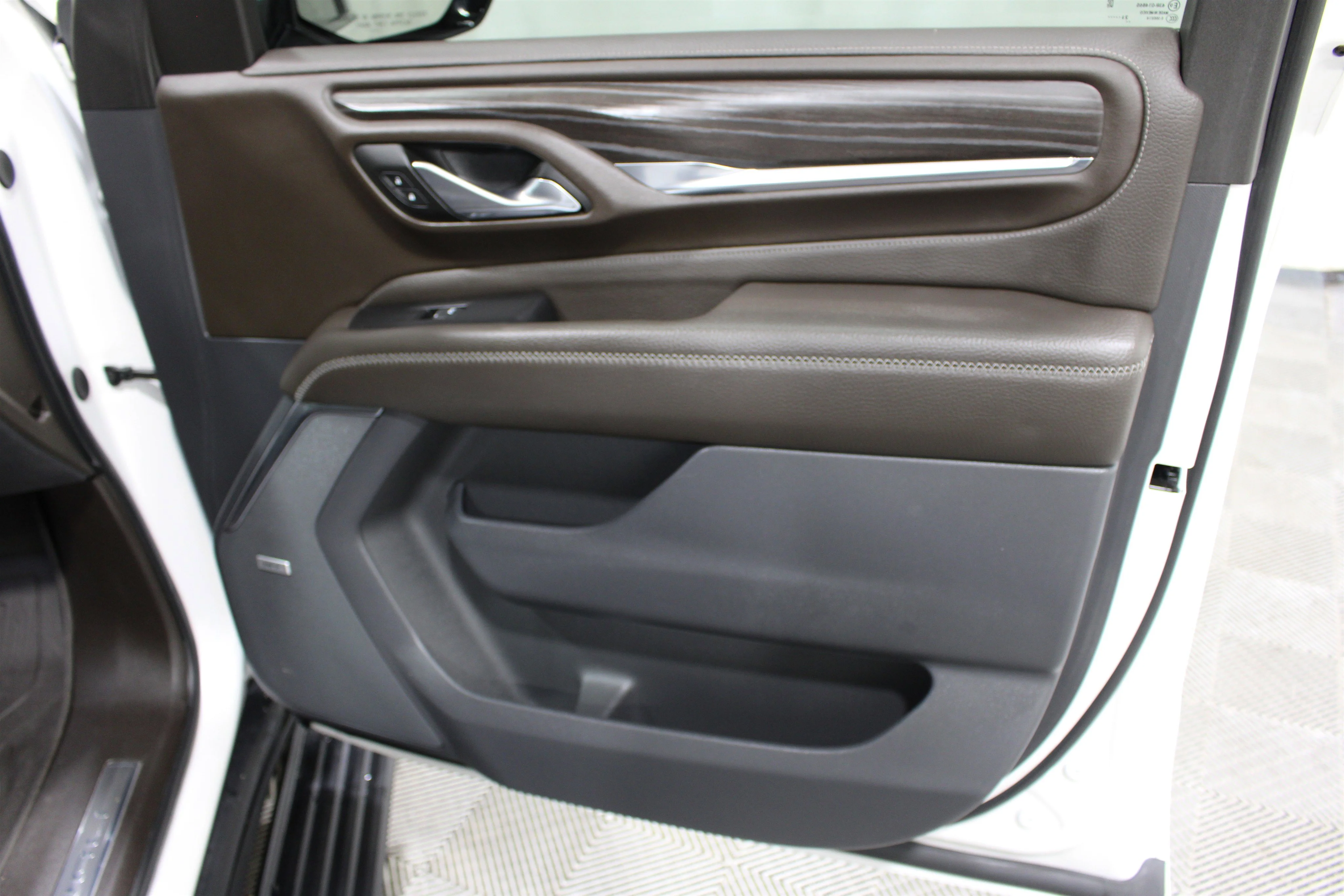 2023 GMC Yukon XL Denali - Photo 28