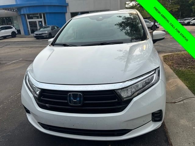 Certified Used 2023 Platinum White Pearl Honda Elite image 2