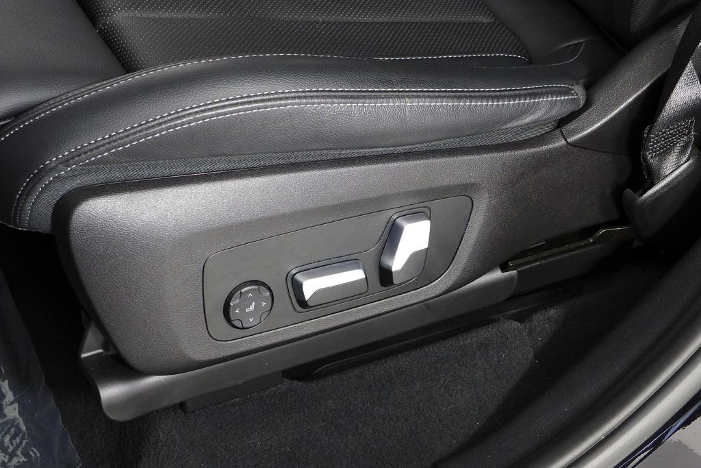 Used 2023 Jet Black BMW sDrive30i image 23