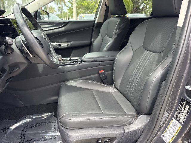 2025 Lexus NX 250 - Photo 11