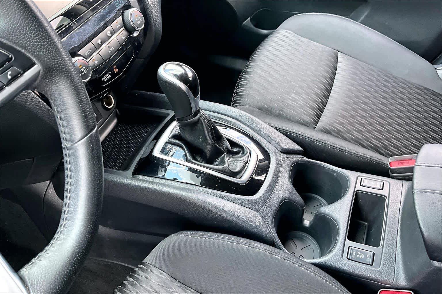 Used 2020 MAGNETIC BLACK Nissan SV image 15