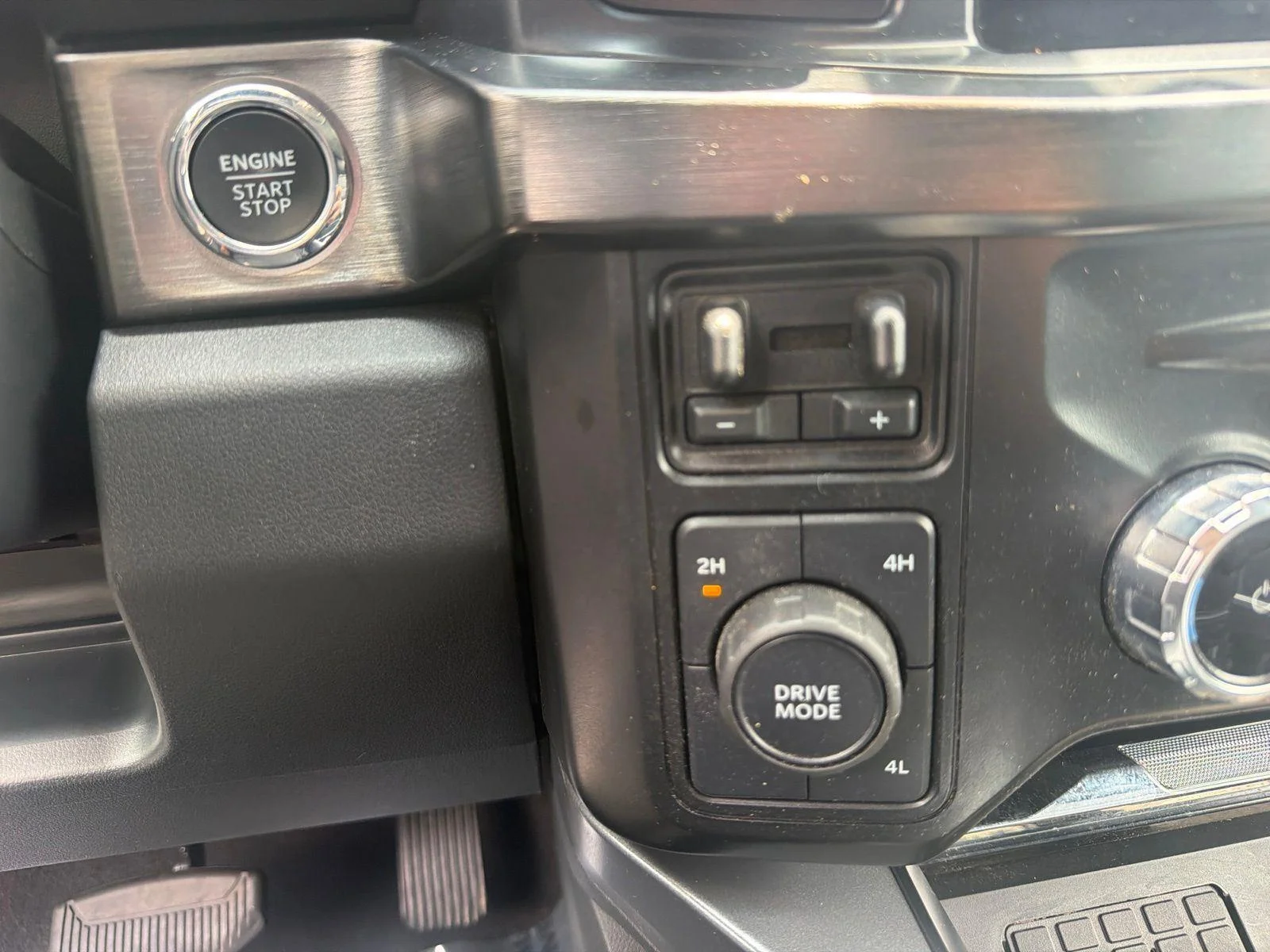 Used 2024 Antimatter Blue Ford LARIAT image 21