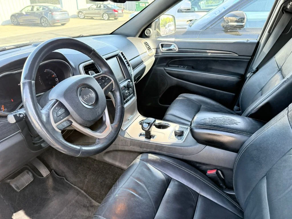 Used 2014 Black Jeep Limited image 12