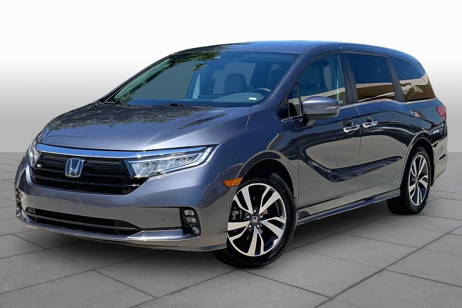 2024 Honda Odyssey Touring's photo