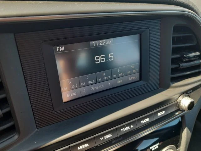 Used 2019 Gray Hyundai SE image 20