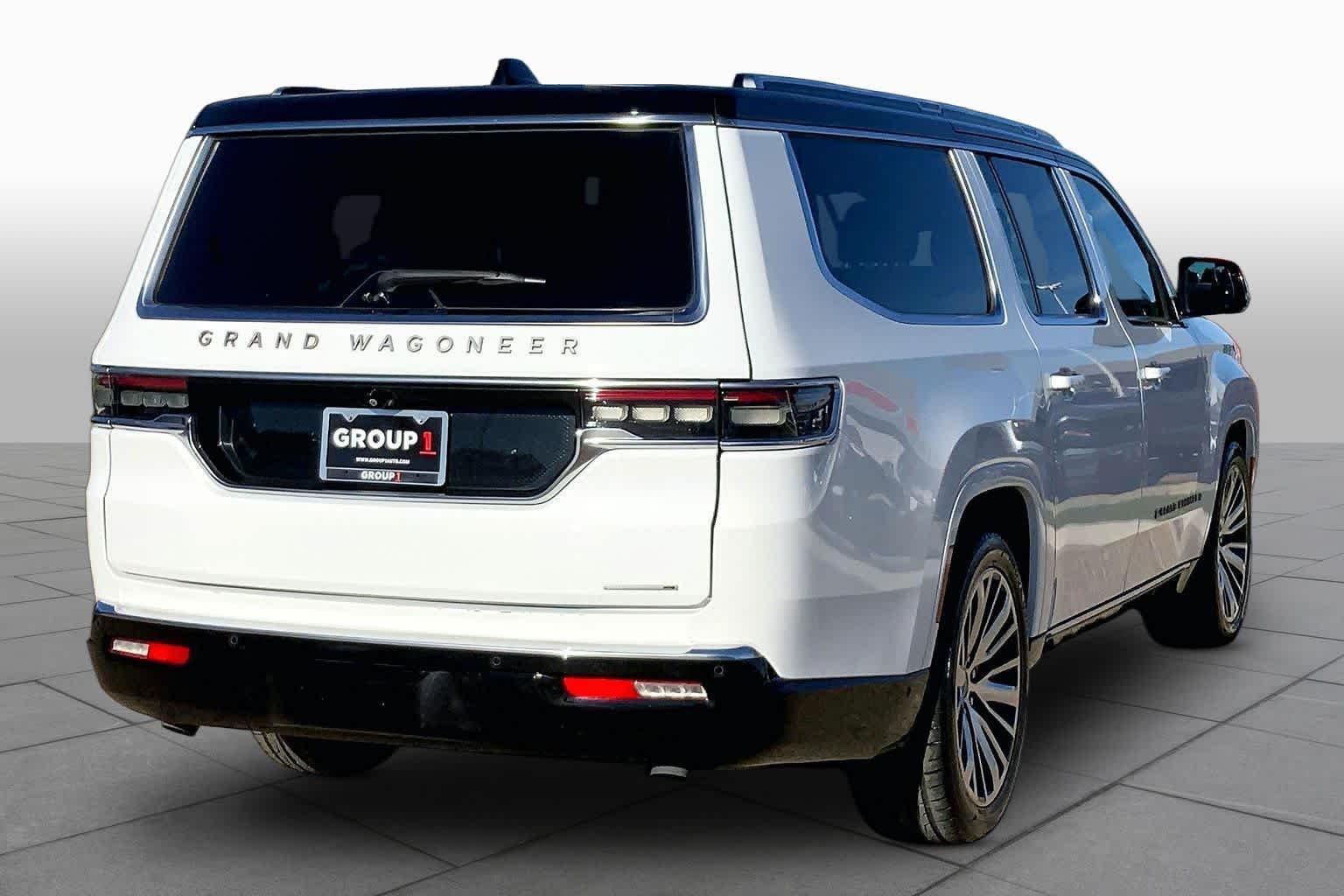Certified Used 2024 Bright White Clearcoat Jeep Series III image 13