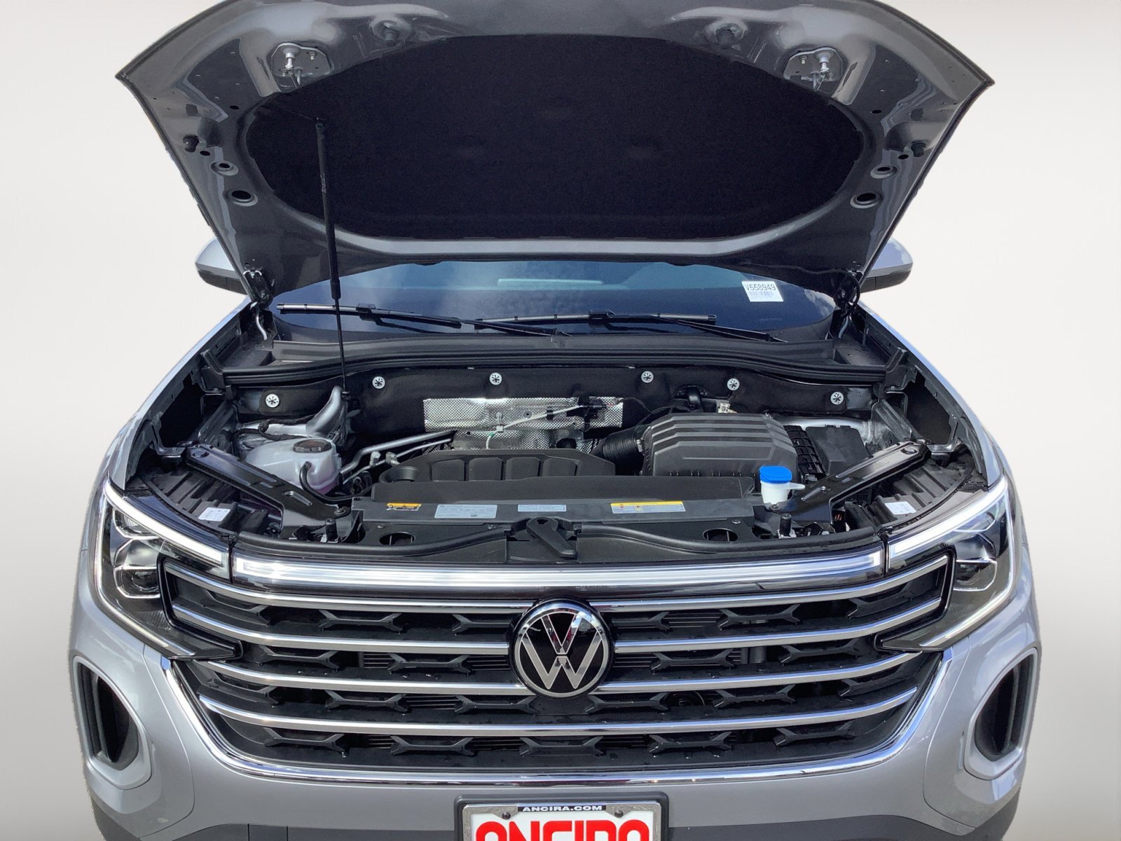 New 2025 Silver Mist Metallic Volkswagen 2.0T SE w/Technology image 11