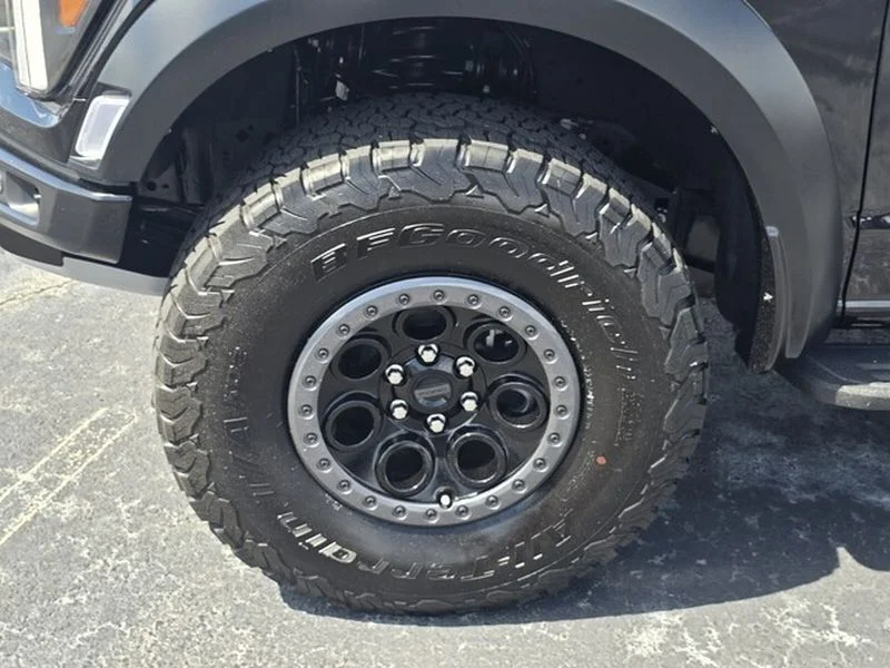 Used 2025 Agate Black Metallic Ford Raptor image 9