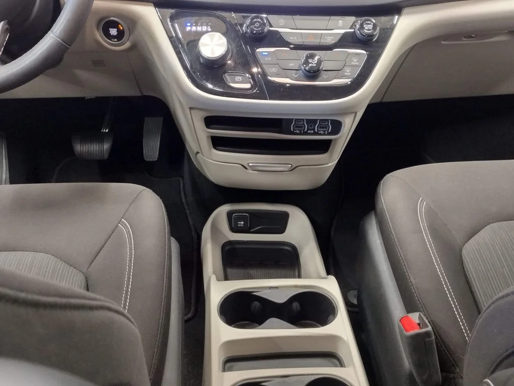 Used 2023 White Chrysler LX image 36