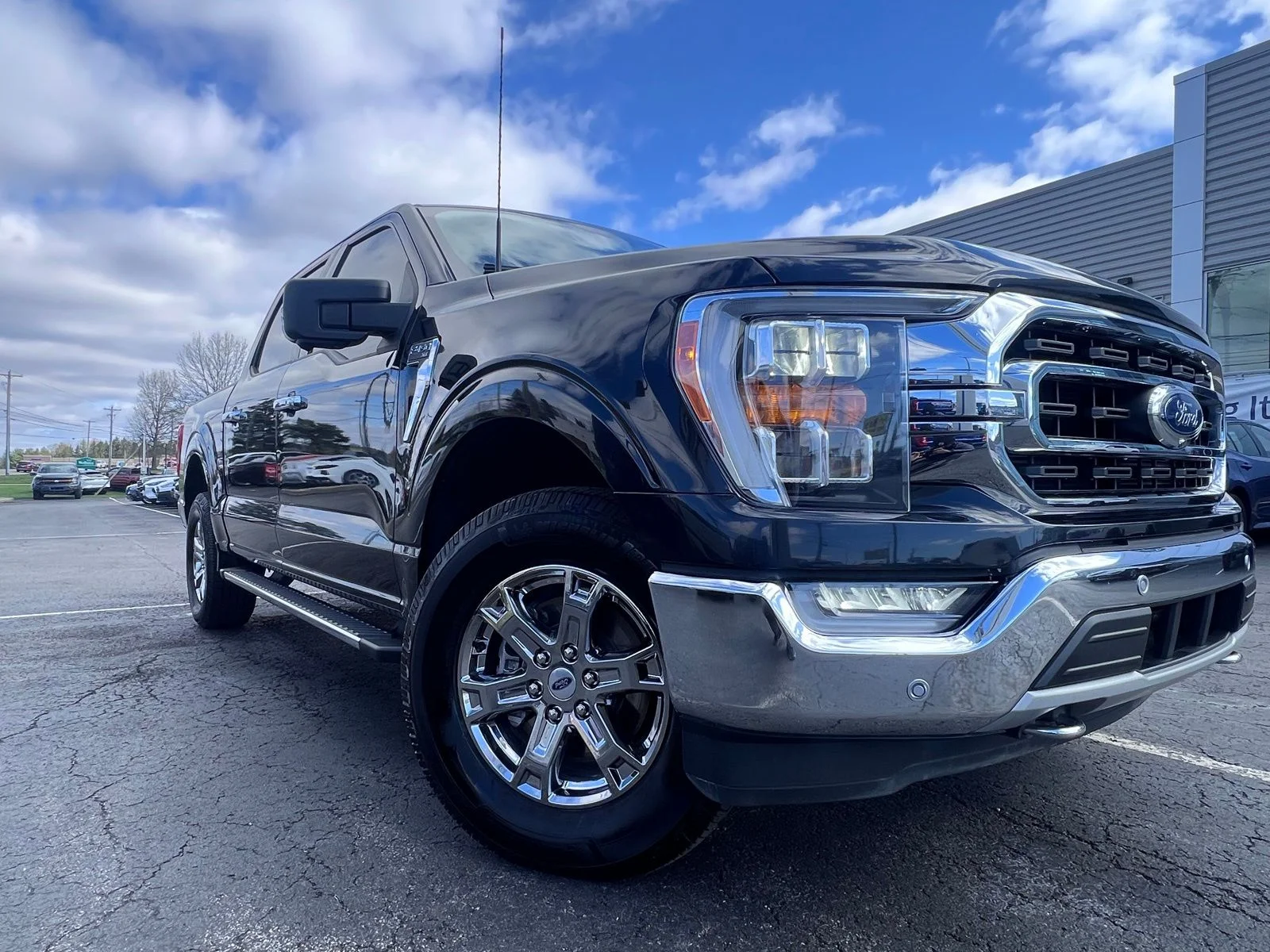 Used 2021 Agate Black Metallic Ford XLT image 16