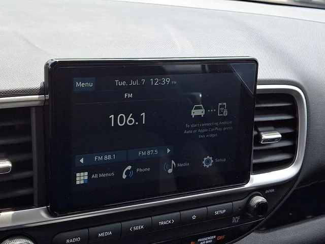 New 2026 White Hyundai SE image 16