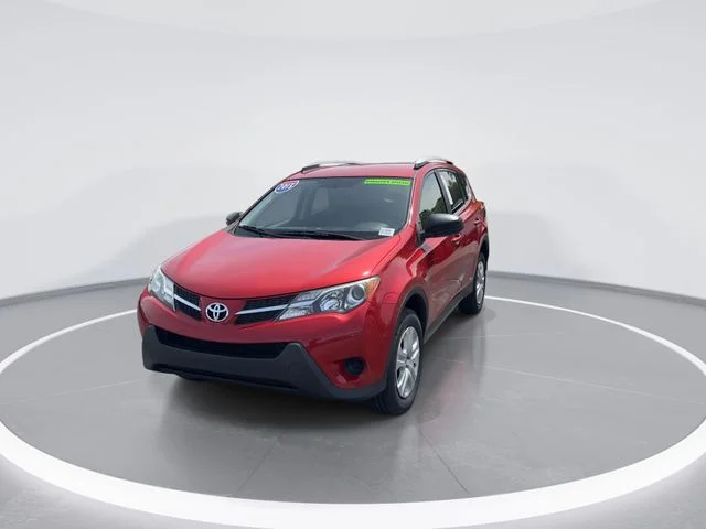 Used 2015 Red Toyota LE image 3