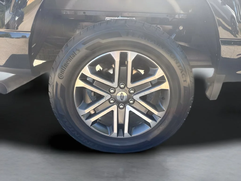 Used 2023  Ford XL image 33